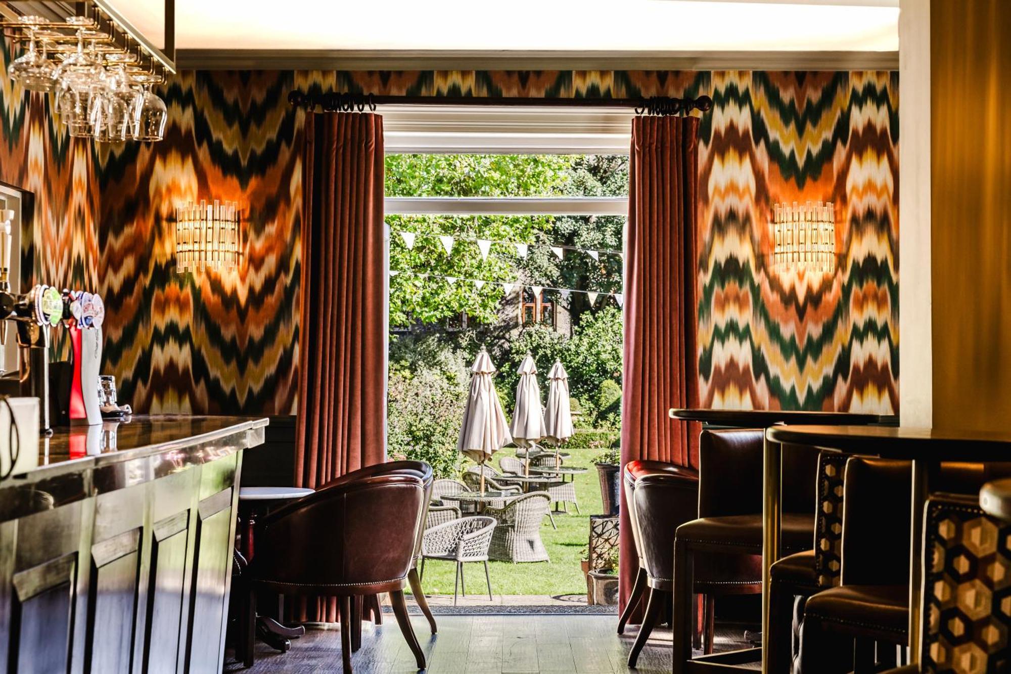 Winchester Royal Hotel Kültér fotó