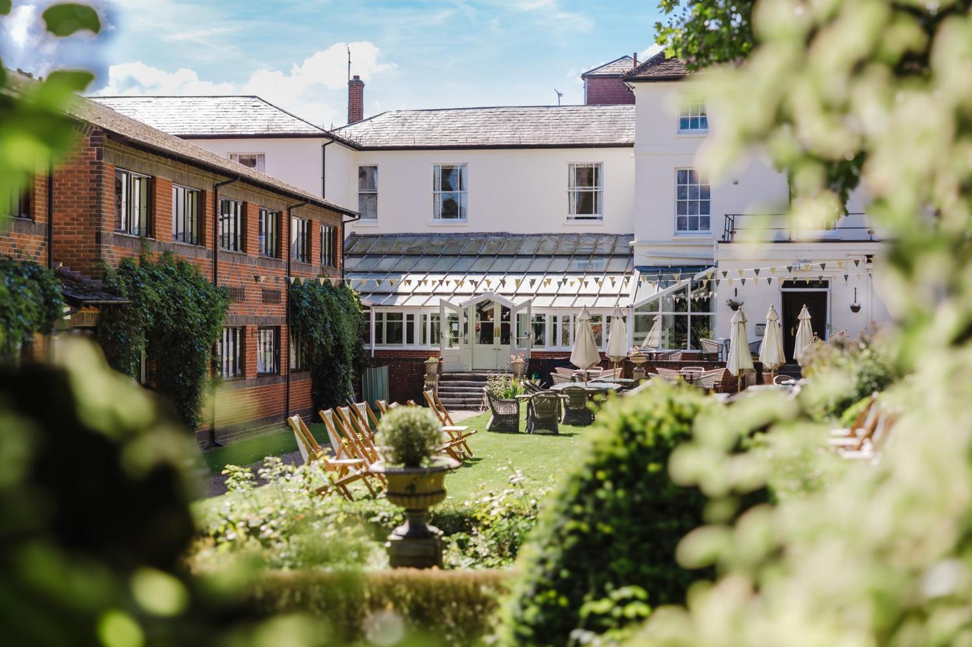Winchester Royal Hotel Kültér fotó