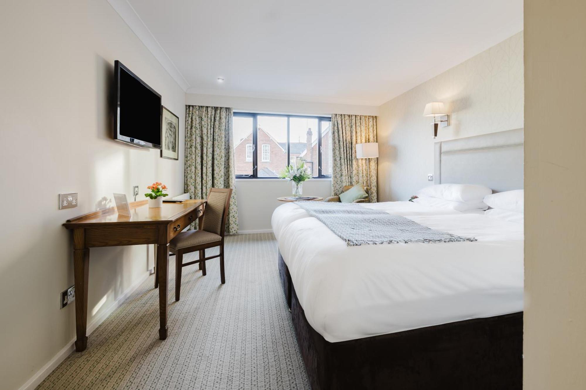 Winchester Royal Hotel Kültér fotó